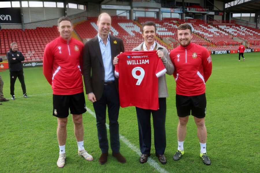 Wrexhams Hollywood-Eigentümer wollen Stadion erweitern - Prinz William zu Gast beim AFC Wrexham.