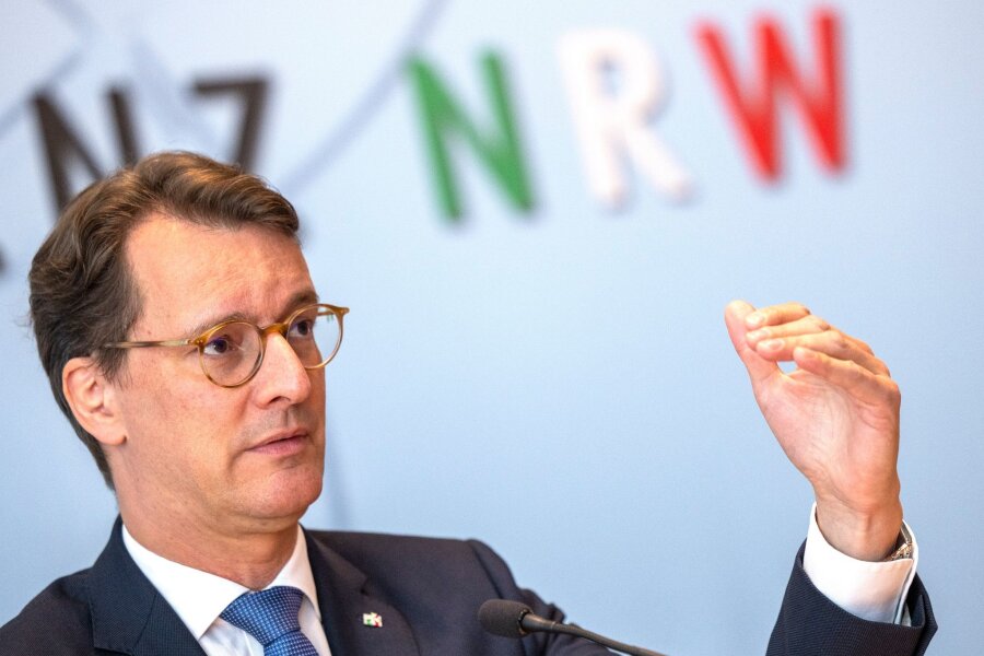 Wüst fordert vom Kanzler Führung bei Steuerung der Migration - Der Ministerpräsident des Landes Nordrhein-Westfalen: Hendrik Wüst.