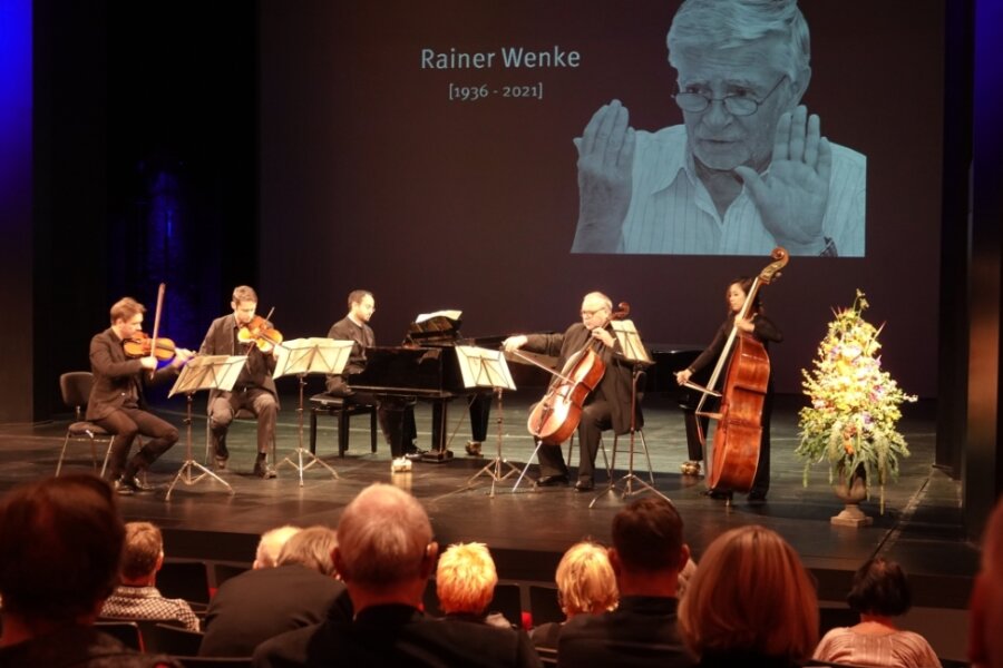 Wunsch von Johannes Heesters für Künstler ging in Erfüllung - Gedenkveranstaltung für Rainer Wenke (1936 bis 2021) am Dienstagnachmittag im Zwickauer Gewandhaus. 