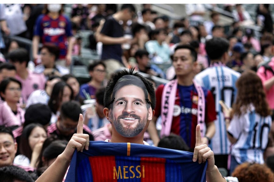 Wut auf Lionel Messi: Fans und Stadtregierung stocksauer auf den Superstar - Alle kamen wegen Messi – nur spielte Messi gar nicht mit.