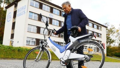 Yoker - eine Innovation aus Zschopau - Eberhard Bredel gehörte Mitte der 1990er-Jahre zu den fünf Entwicklern der ITG Engineering GmbH Zschopau, die Yoker, das europaweit erste Fahrrad mitHybridantrieb, fertigten.