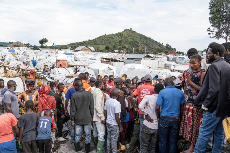 Zahl der Binnenvertriebenen weltweit auf Rekordhöhe - Ein Flüchtlingslager am Rande von Goma: 75,9 Millionen Menschen waren Ende 2023 Binnenvertriebene.