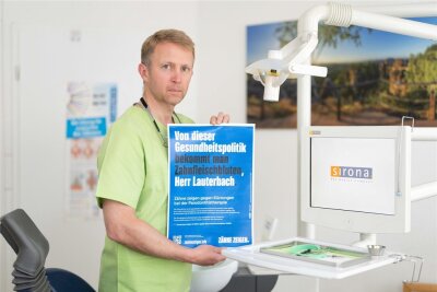 Zahnärzte kämpfen gegen Kürzungen: Was Patienten jetzt wissen müssen - Dr. Henning Sporbeck, Zahnarzt in Bannewitz, wehrt sich gegen die Sparpläne bei Zahnbehandlungen. 