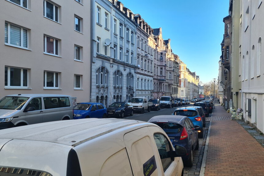 Zehn Autos in Plauen zerkratzt - Polizei sucht Zeugen - 