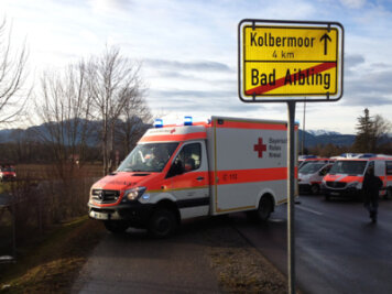 Zehn Tote und rund 80 Verletzte bei Zugunglück in Bayern - 