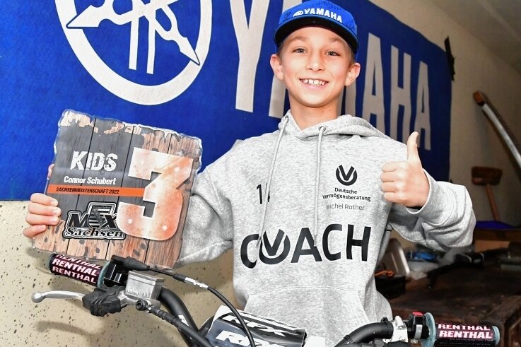 Zehnjähriger peilt den Titel an - Der zehnjährige Connor Schubert hat in der Endabrechnung der Motocross-Sachsenmeisterschaft bis 65 ccm in diesem Jahr bereits am Silberrang geschnuppert. 