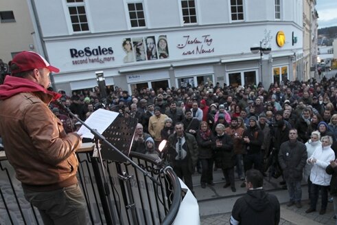 Zehnte Sonntagsdemo in Plauen zählt 1500 Teilnehmer - 