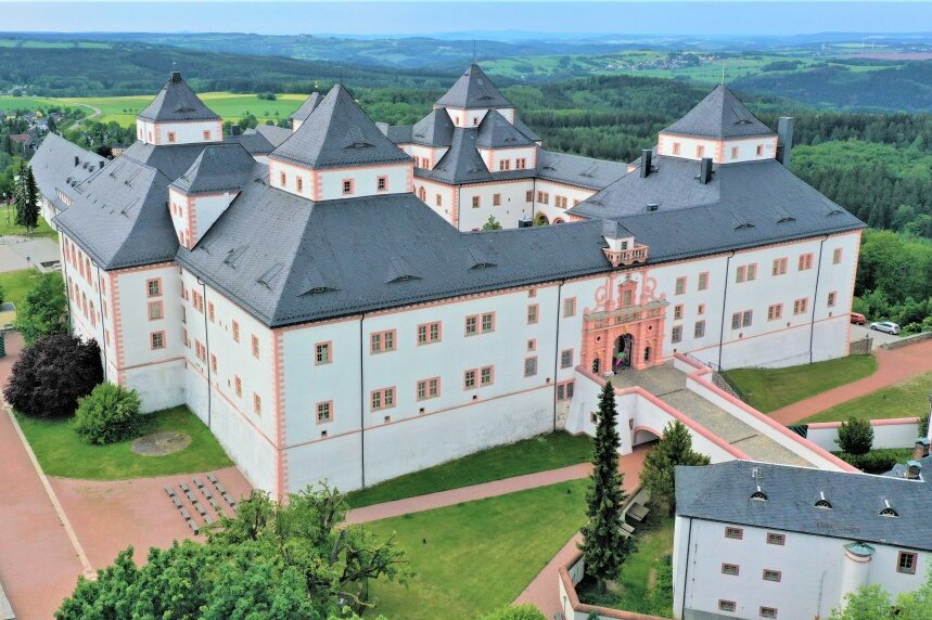Der Blick auf Schloss Augustusburg. 