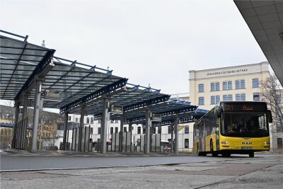 Zentraler Omnibusbahnhof in Chemnitz zieht erst nach 2025 um - Bleibt bis mindestens 2025 am derzeitigen Standort am Schillerplatz: der zentrale Omnibusbahnhof.