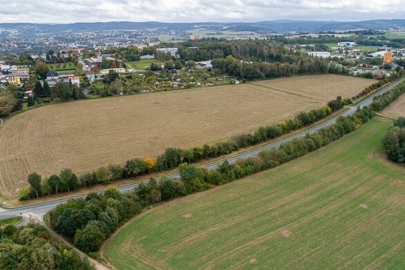Zoff um geplantes neues Gewerbegebiet in Rebesgrün - Auf den Ackerflächen zwischen der neuen B-169-Trasse und den Grundstücken an der Oberen Goethestraße in Rebesgrün soll sich künftig ein Gewerbe ansiedeln. 