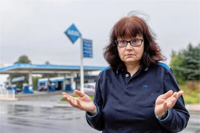 Zoff um Tankstelle in Crimmitschau: Aral  setzt Pächterin vor die Tür - Tankstellenpächterin Steffi Steinchen legt sich mit Aral an. Nach der Kündigung kämpft die 56-Jährige um ihr Geld aus getätigten Investitionen. 