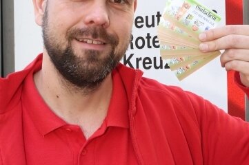 Zoo-Aktion kommt bei Blutspendern gut an - Mario Schönherr vom DRK Ortsverein Lößnitz ist froh über die Zusammenarbeit mit dem Zoo der Minis. 