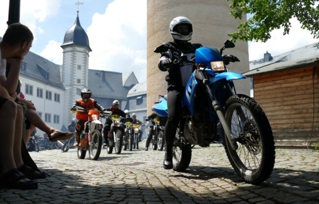 Zahlreiche Biker waren gekommen, als Zschopau im Juli 2021 den Titel "Motorradstadt" verliehen bekam. 
