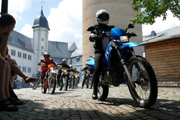 Zschopau will zum Mekka für Biker werden - Zahlreiche Biker waren gekommen, als Zschopau im Juli 2021 den Titel "Motorradstadt" verliehen bekam. 