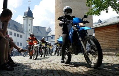 Zschopau will zum Mekka für Biker werden - Zahlreiche Biker waren gekommen, als Zschopau im Juli 2021 den Titel"Motorradstadt" verliehen bekam. 
