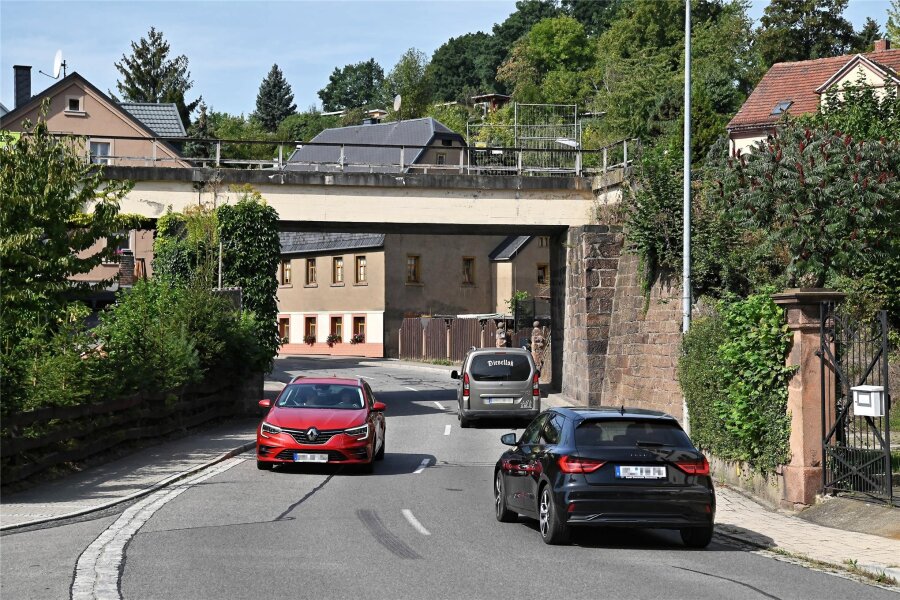 Zufahrt zur A 72 bald dicht: Wieder Arbeiten an B 175 bei Rochlitz - Ab Ende September soll die Bundesstraße 175 vom Abzweig Mühlplatz (Foto) bis zum Abzweig nach Sörnzig saniert werden.