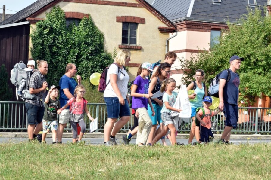 Zum 40. Mal "rindimmedim": Triebel feiert Wanderjubiläum - 2019 gab es das bislang letzte "Rindimmedim im Triebel rim". 654 Teilnehmer schnürten damals zur 39. Triebeltalwanderung ihre Schuhe - darunter auch Familien. Am Sonntag steht das Jubiläum an. 
