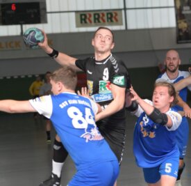Zum Auftakt gleich ein Brocken - Gegen Verbandsligist Stahl Rietschen setzten sich die Zwönitzer Handballer in der Vorbereitung durch. Nun will das Team um Nico Langer gegen die SG LVB erfolgreich in die neue Sachsenliga-Saison starten. 