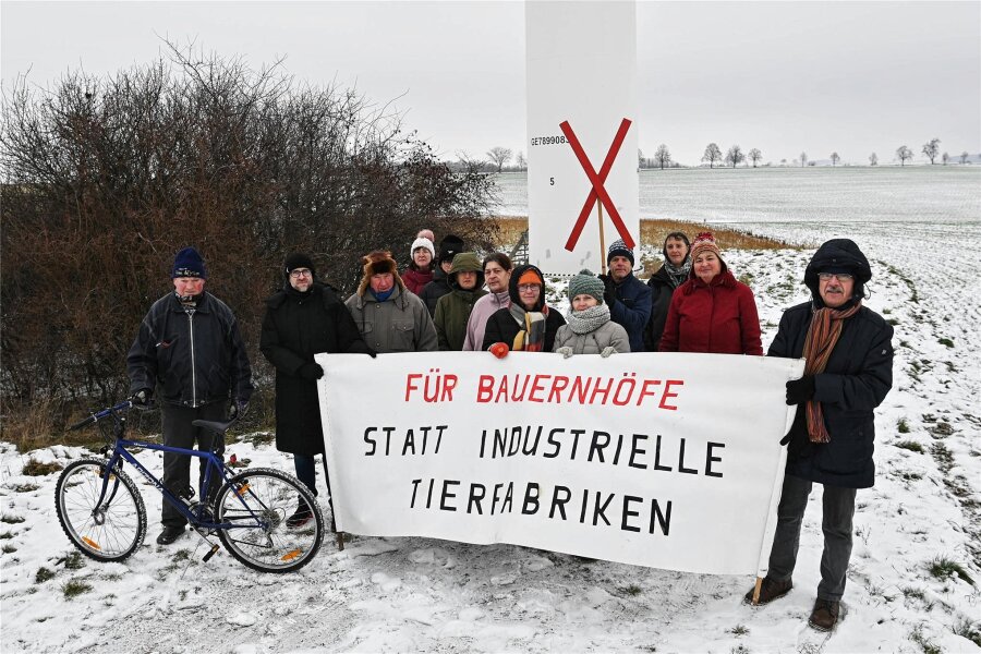 Zum elften Mal: Protest gegen Massentierhaltung in Lunzenau - Im Januar 2023 fand die Mahnwache in Lunzenau zum zehnten Mal statt.