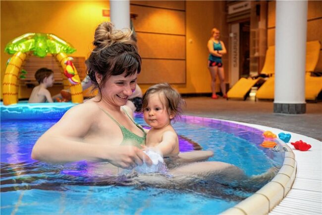 Zusatztermin für Babysauna in Plauen - Mutti Julia hat mit Quinn bereits die Babysauna in Plauen besucht.