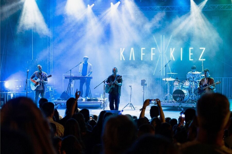 Die Indie-Rocker Kaffkiez waren der Headliner des ersten Festivalabends und spielten am Dienstag das letzte Konzert, das gegen 22.30 Uhr begann.