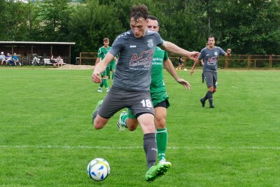 Zuverlässige Defensive lässt Marienbergs Oberliga-Kicker Mut schöpfen - Feierte in Halle sein Oberliga-Debüt, als er in der 67. Minute eingewechselt wurde: Tobias Buschbeck.