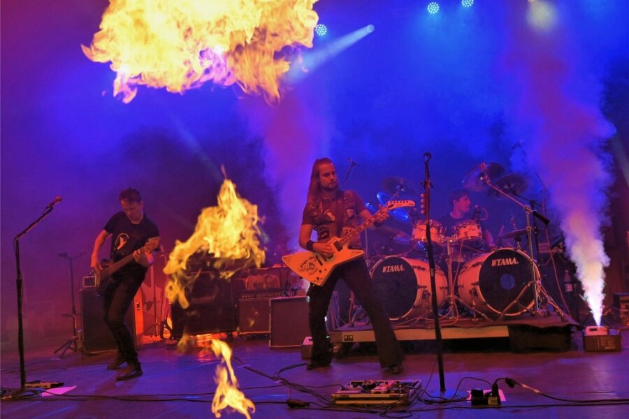 Zwei Bands rocken den Filzteich in Schneeberg - Die Musiker von Metallica Revival Beroun haben den Filzteich in Schneeberg gerockt.