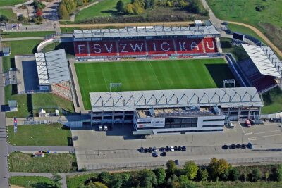 Zwei Delegationen waren schon da: Zwickau will bei Fußball-EM 2024 Teamquartier werden - In der Zwickauer GGZ-Arena macht man sich Hoffnungen, im nächsten Jahr einen EM-Teilnehmer beheimaten zu dürfen.