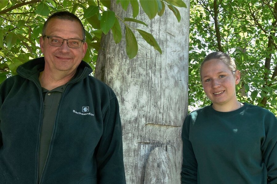 Zwei, die Kinder für die Natur begeistern wollen - Lisa-Marie Gräser und Ralf Glaß sind Umweltpädagogen im Forstbezirk Adorf.