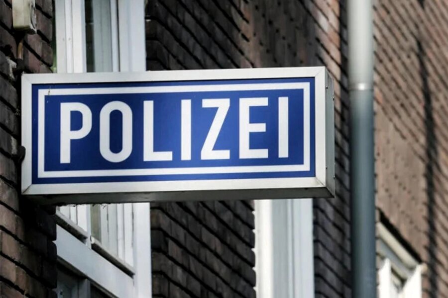 Zwei Diebstähle in Zwickau: Handtasche in Eckersbach und Audi A6 in Niederplanitz gestohlen - Die Polizei hat die Ermittlungen zu zwei Diebstählen in Zwickau aufgenommen.