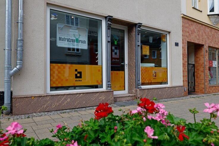 Zwei Jahre "Box" in Glauchau: Die Bilanz fällt durchwachsen aus - In der Glauchauer "Box" an der Leipziger Straße ist derzeit das Unternehmen Matratzen Hirsch eingemietet.