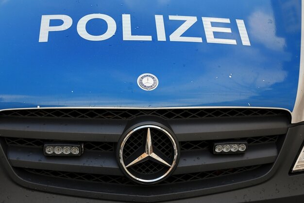 Zwei Jeeps von Grundstücken in Chemnitz gestohlen - 