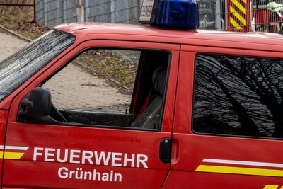 Zwei Kilometer lange Blutspur zieht sich durch Grünhain - Die Feuerwehrleute von Grünhain waren am Montagvormittag gefordert.