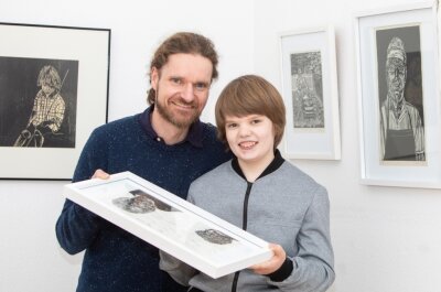 Zwei Künstler stellen sich mit neuer Schau vor - Robin Heydenreich (hier mit Sohn Jakob) und Rainer Marofke, zwei neue Mitglieder, geben Einblick in ihr künstlerisches Werk