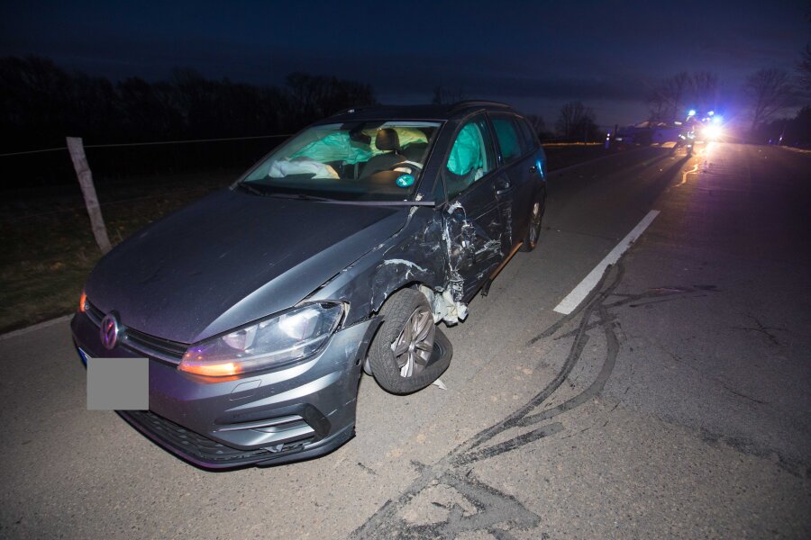 Zwei leichtverletzte Personen nach Unfall in Bieberstein - Bei einem Unfall am Dienstag in Bieberstein stießen ein Opel und ein VW zusammen.