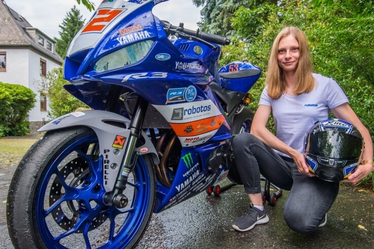 Zwei Mädels wollen es auf der Rennstrecke den Jungs zeigen - Linn Vogel und Sarah Göpfert aus Neukirchen haben mit ihren Rennmotorrädern noch viel vor.