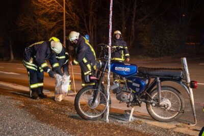 Zwei Mopedfahrer bei Unfall schwer verletzt - 