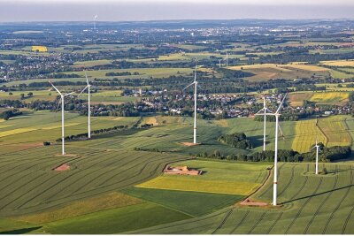Zwei Prozent Land für Windräder: Jetzt wird’s ernst in Südsachsen - Der Windpark Gersdorf/Bernsdorf im Landkreis Zwickau. Jetzt werden planerische Pflöcke eingeschlagen für weitere Windräder in der Region.