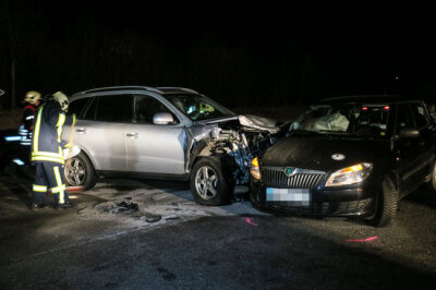 Zwei Schwerverletzte bei Unfall auf Autobahnzubringer - 