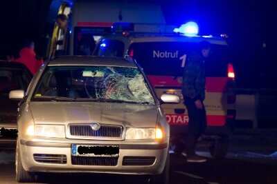 Zwei Schwerverletzte bei Verkehrsunfall in Meinersdorf - 