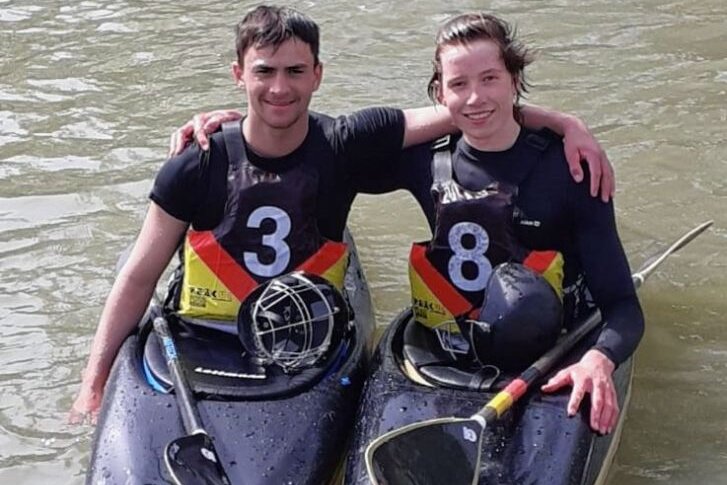 Zwei Talente, ein Ziel: Heim-EM in Brandenburg - Johannes Förster (links) und Arjen Reimers vom KSV Glauchau sind am vergangenen Wochenende mit der U-21-Kanupolo-Nationalmannschaft in Frankreich unterwegs gewesen. 