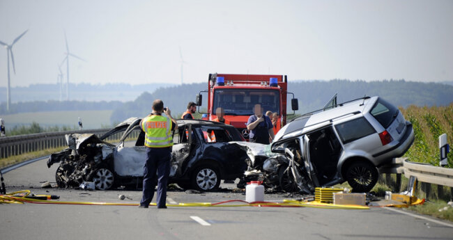 zwei tote bei schwerem unfall nahe reichenbach freie presse reichenbach