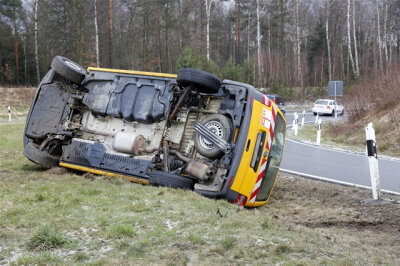 Zwei Unfälle auf der A4 nach Schnee- und Graupelschauer - 