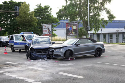 Zwei Verletzte bei Kollision an der Neefestraße - 