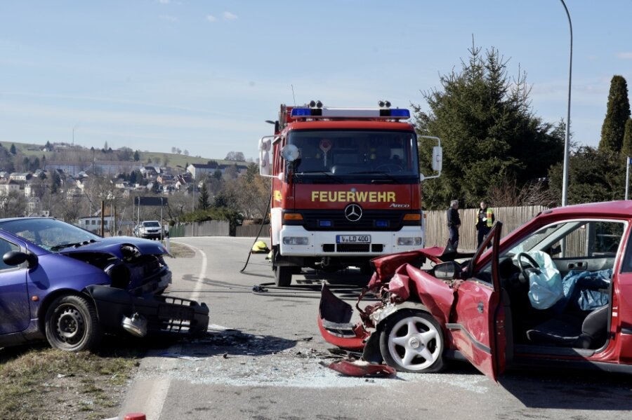 Zwei Verletzte bei Unfall in Lengenfeld - 
