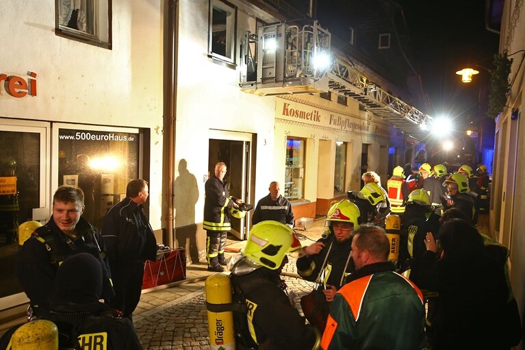 Zwei Verletzte bei Wohnhausbrand in Lichtenstein - 