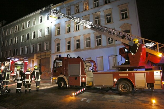 Zwei Verletzte bei Wohnungsbrand in Chemnitz - 