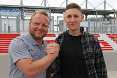 Zwei weitere Neuzugänge beim FSV Zwickau - Co-Trainer Danny Könnig mit Neuzugang Christian Bickel.