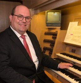 Zweifel an moderner "Parsifal"-Fantasie - An der Jehmlich-Orgel in St. Wolfgang ist Kirchenmusikdirektor Michael Dorn aus Bayreuth zu hören gewesen. 