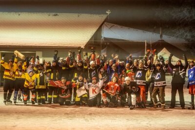 Zweite erzgebirgische Eishockey-WM am Fichtelberg erweist sich als voller Erfolg - 